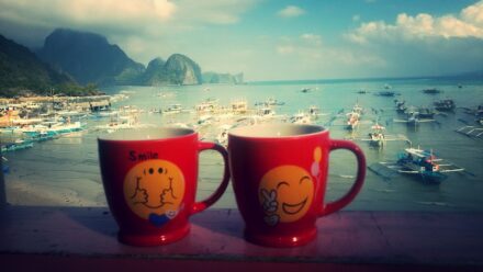 Kazde rano v El Nidu snidame s timto vyhledem. Slysime ...