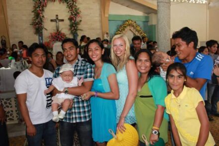 Motorka, autobus, taxi, autobus, lod = 12
 h cesta za n...